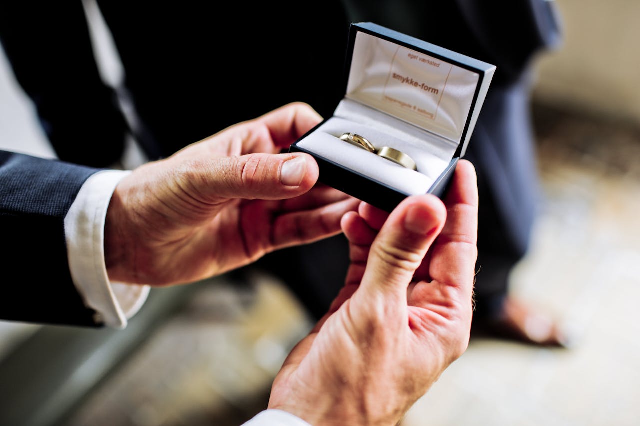 Why Choose Moissanite Engagement Rings Over Diamonds