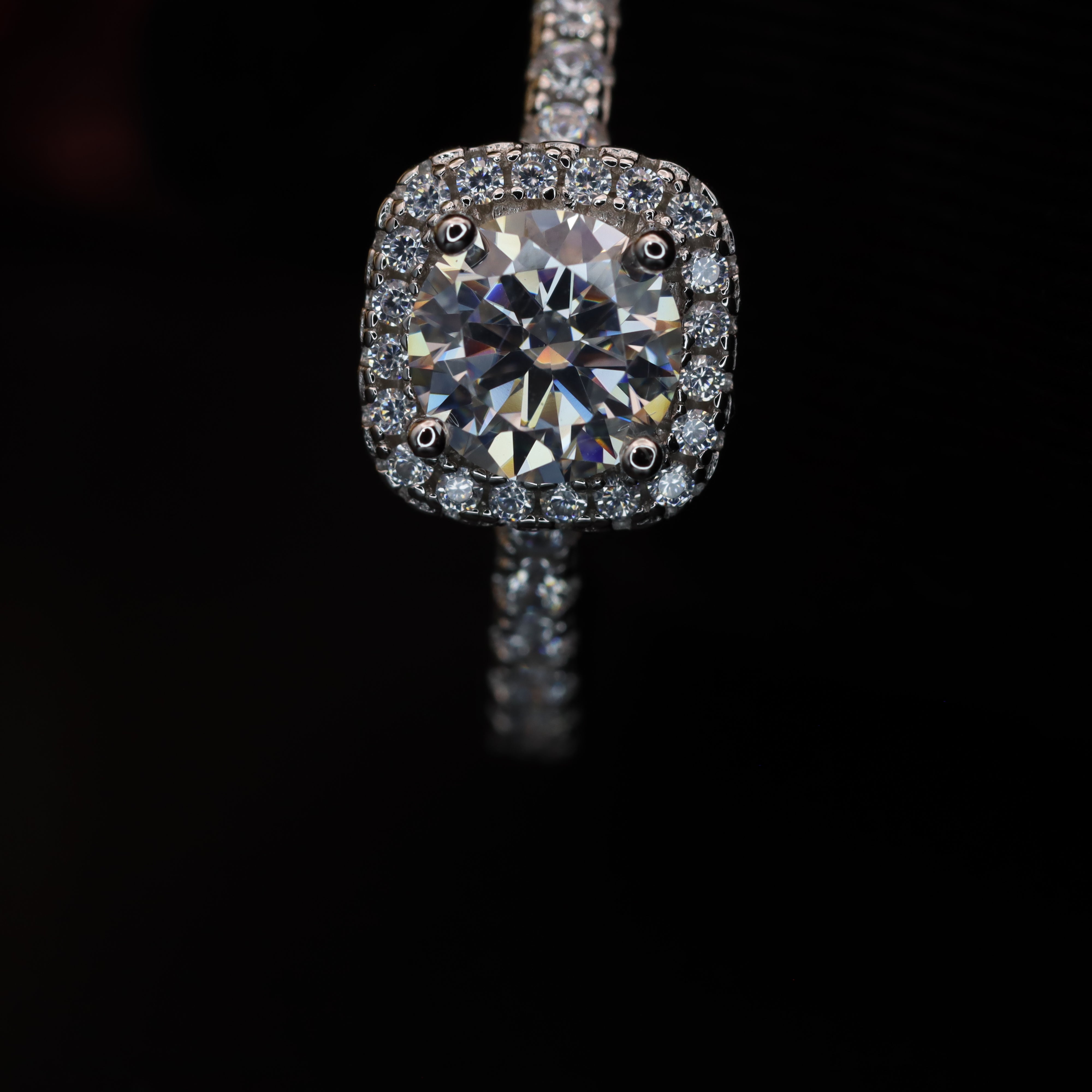 Elegant Moissanite Design