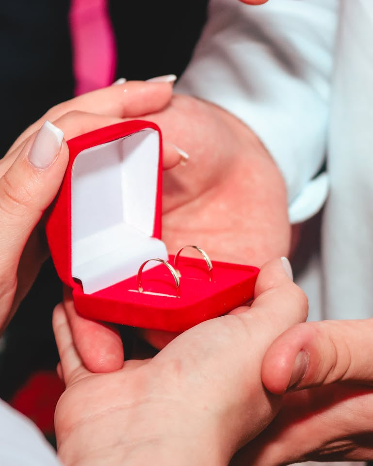  Moissanite Engagement Rings